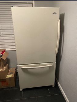 Cream White Maytag Refrigerator with bottom freezer Drawer