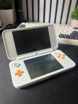 Nintendo 2DS XL White and Orange