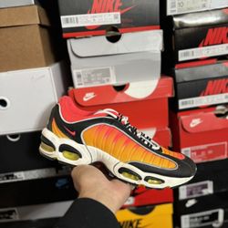 Nike Air Max Tailwind 4 Sunset size 9.5 VNDS