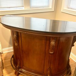 In great shape! Real wood real marble home bar! Very nice piece! Originally cost 1500$ asking 400$  W”59, H”41”, Deep 24”