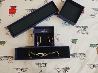 Swavarski Earring & Bracelet Set