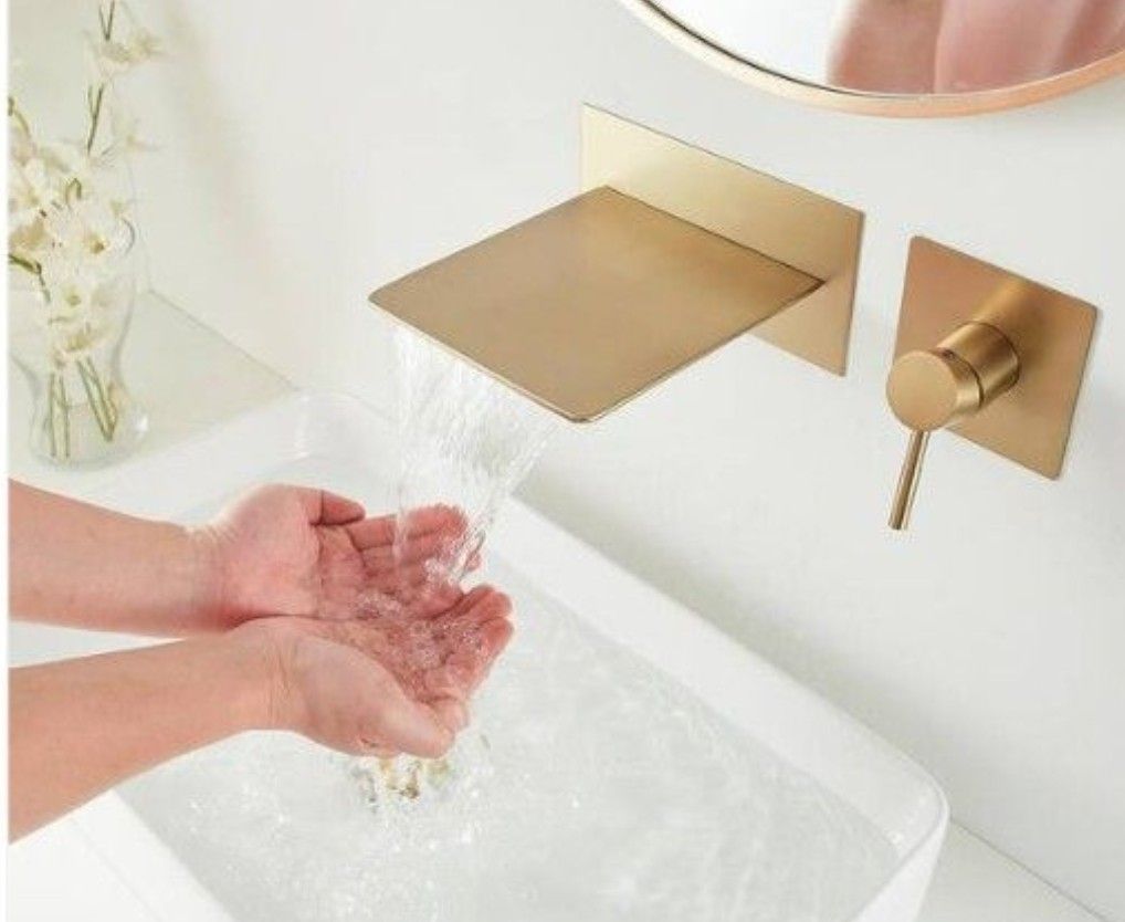Luxury Waterfall Wall Mount single handle Sturdy faucet/Spout in Brushed Gold