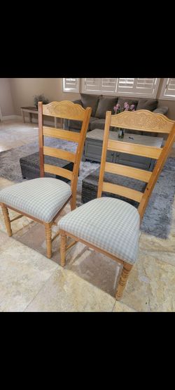 Strong chairs and clean ready to go