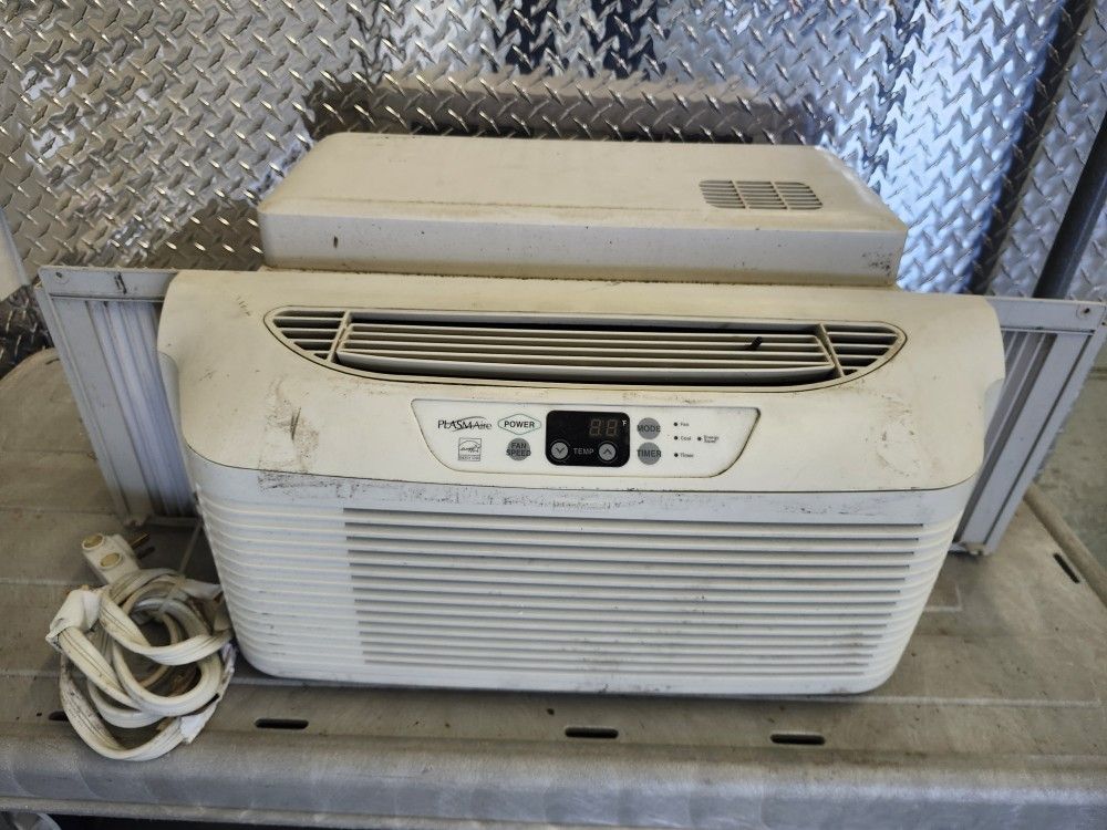 USED 6,000 BTU AC AIR CONDITIONER