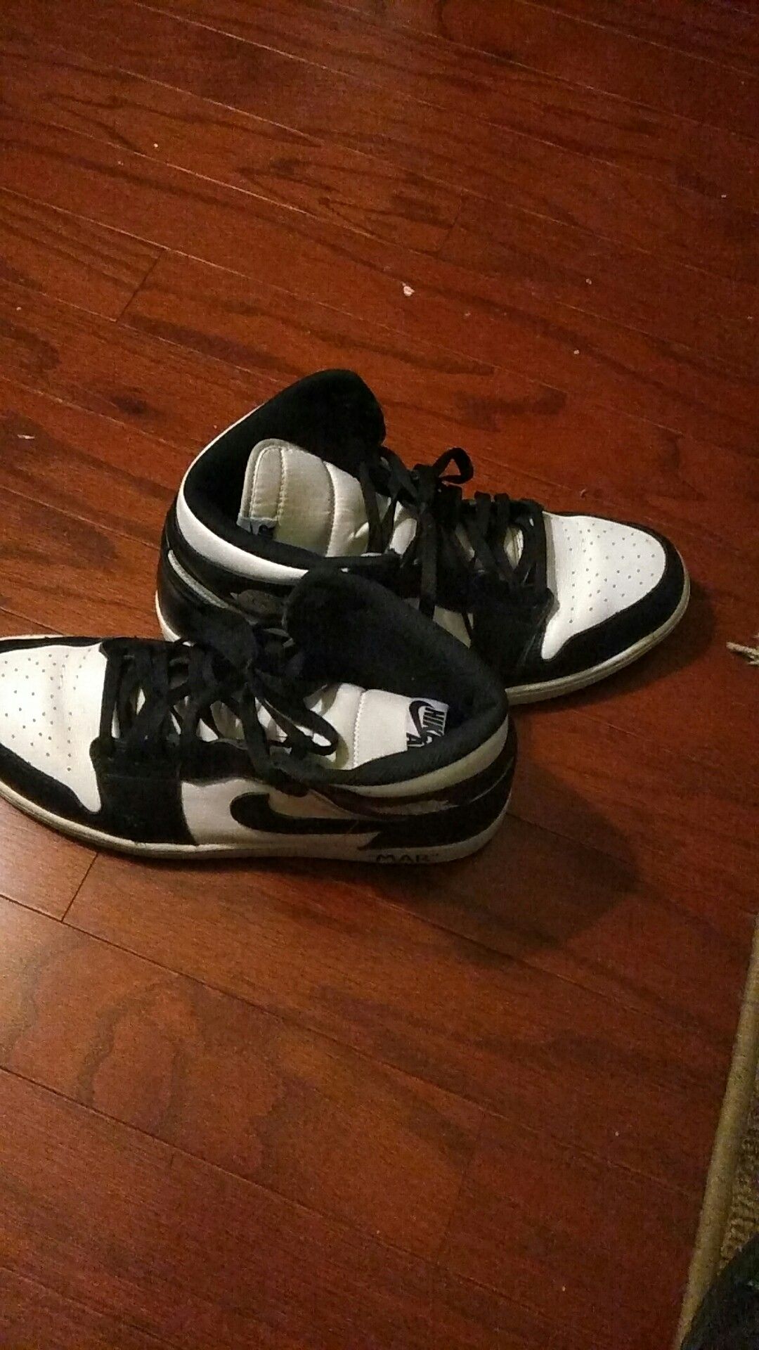 Jordan 1 black and white 60