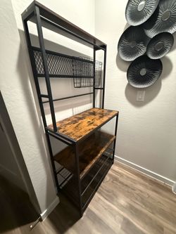 Kitchen shelf storage