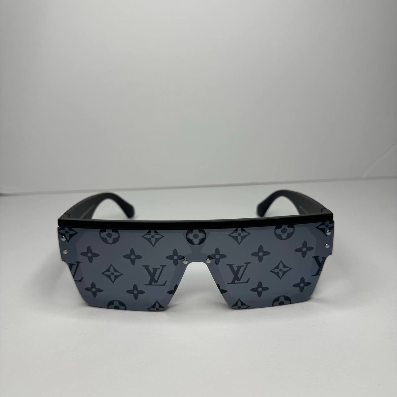 Louis Vuitton Men LV Waimea Sunglasses Black Monogram Logo Z1082E Shades Glasses