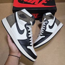 Jordan 1 Retro OG High Dark Mocha Size 10.5 OG ALL