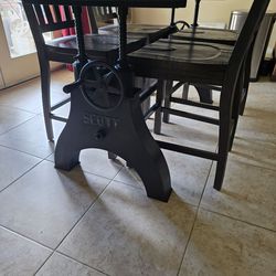 Dining room table and chairs! Just able high top or low top!