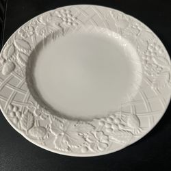 8 Setting Mikasa dinner Set 