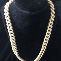 Vintage Chunky Gold Tone Necklace 24”
