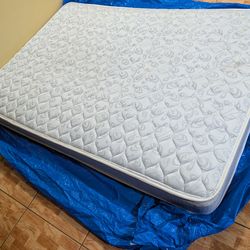 The original mat,tress factory 8 inch Ful,l mattr,ess Classic Luxury Firm.
 Same day delivery or pickup.