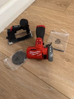 Milwaukee grinder