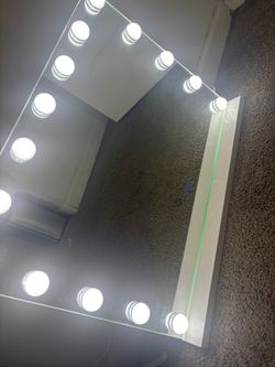 Vanity mirror