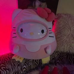 Hello Kitty Squishmallow