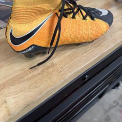 Nike Hyper Venom Phantom 3 Soccer Cleats 