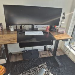 🖥️ Upgrade Your Workspace with Our Sleek Standing Desk! 🖥️
