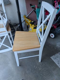 White dining room chairs - set of 4