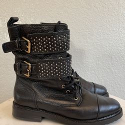 Womens boots size 7