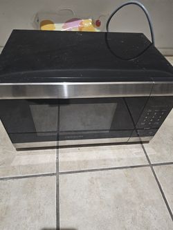 Microwave 1.1 cu ft 1100 w