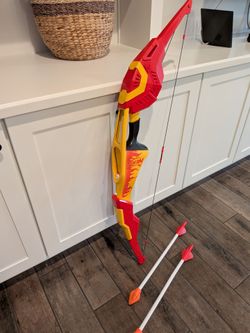 Like new. Nerf Bow and Arrow Toy Set