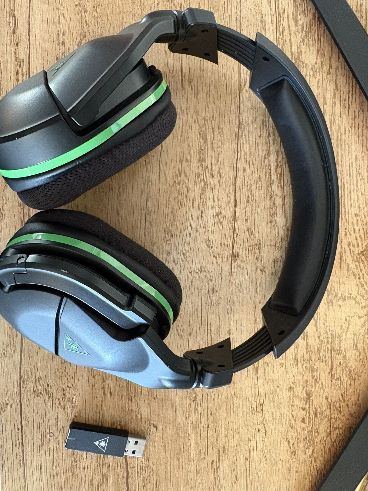 Turtle Beach Stealth 600 Gen 2 Noise cancelling Gaming Headphone Bluetooth with microphone - Black/Green