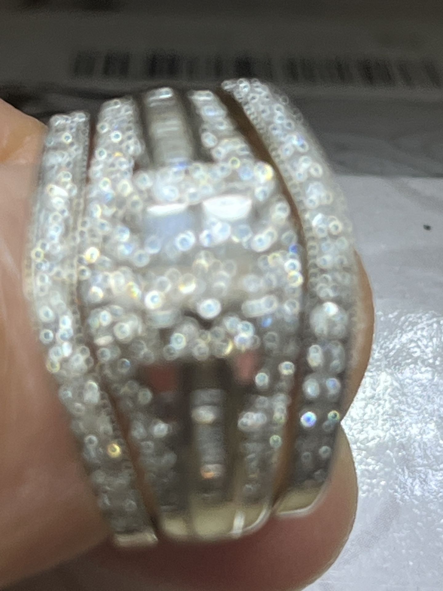 14k Diamonds Ring 8.3g