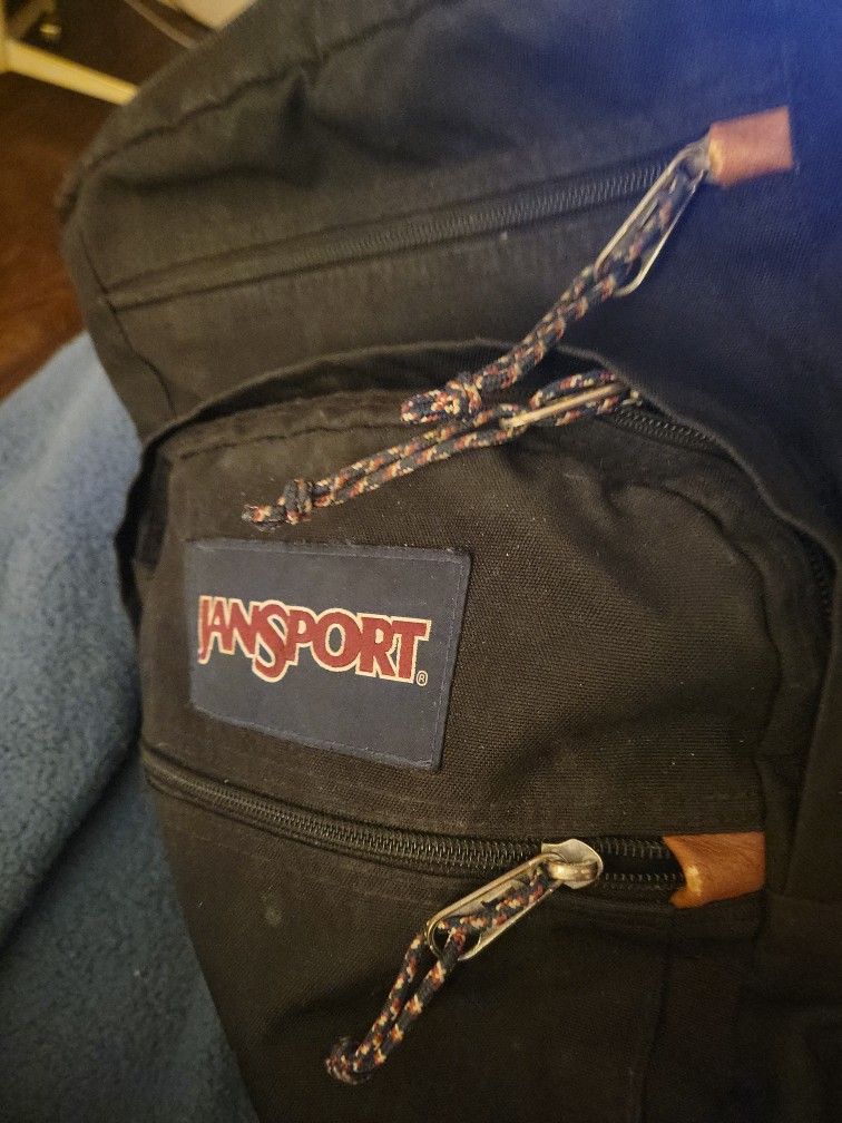 BLACK JANSPORT BACKPACK