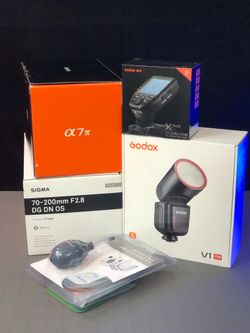 a7 IV Mirrorless, Sigma 70-200mm f/2.8, Godox V1, Trigger and Cleaning Kit