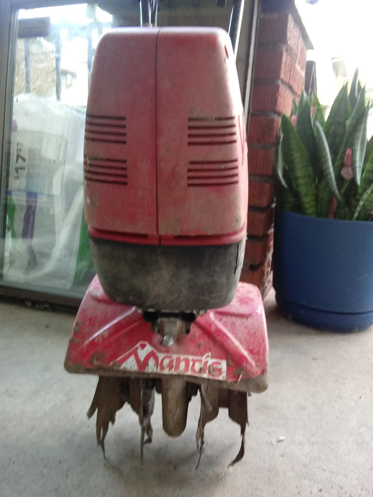 Mantis rototiller