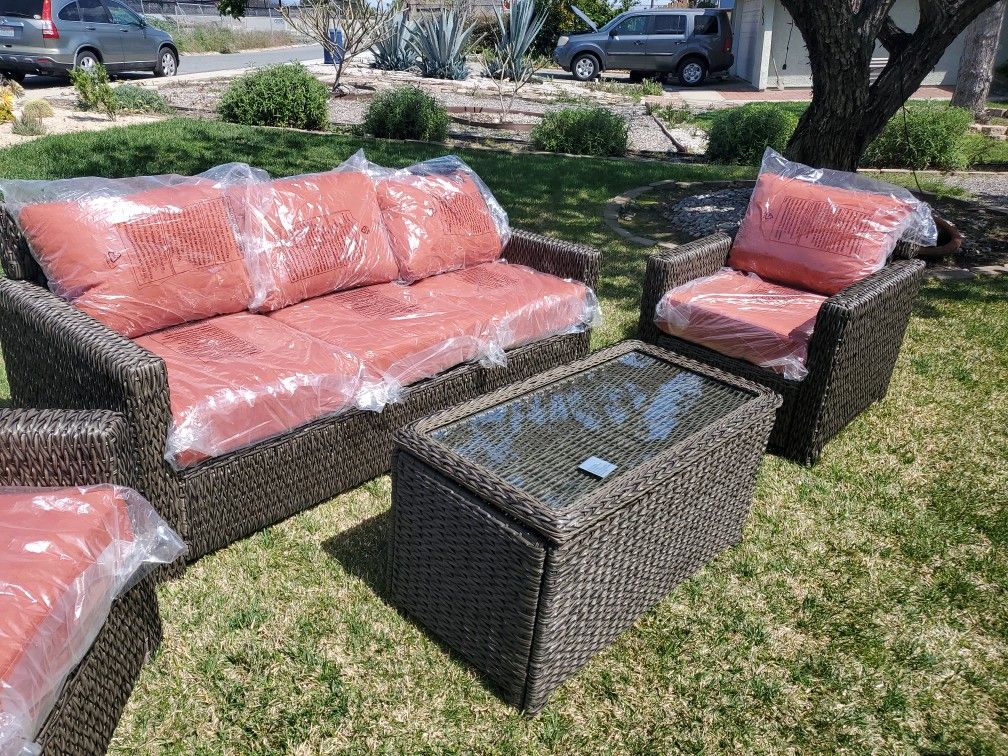 Hamptonbay Laguna Point 4 Piece