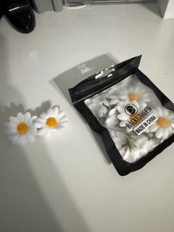 Flower hair pins