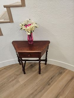 Antique Style Corner Side Table Drawer Barley Twist Legs Mahogany Finish