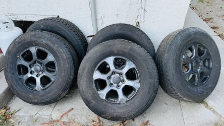 set of 5 Bronco wheels