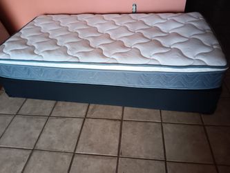 Nice Twin Size Mattress & Boxspring With Free Delivery!