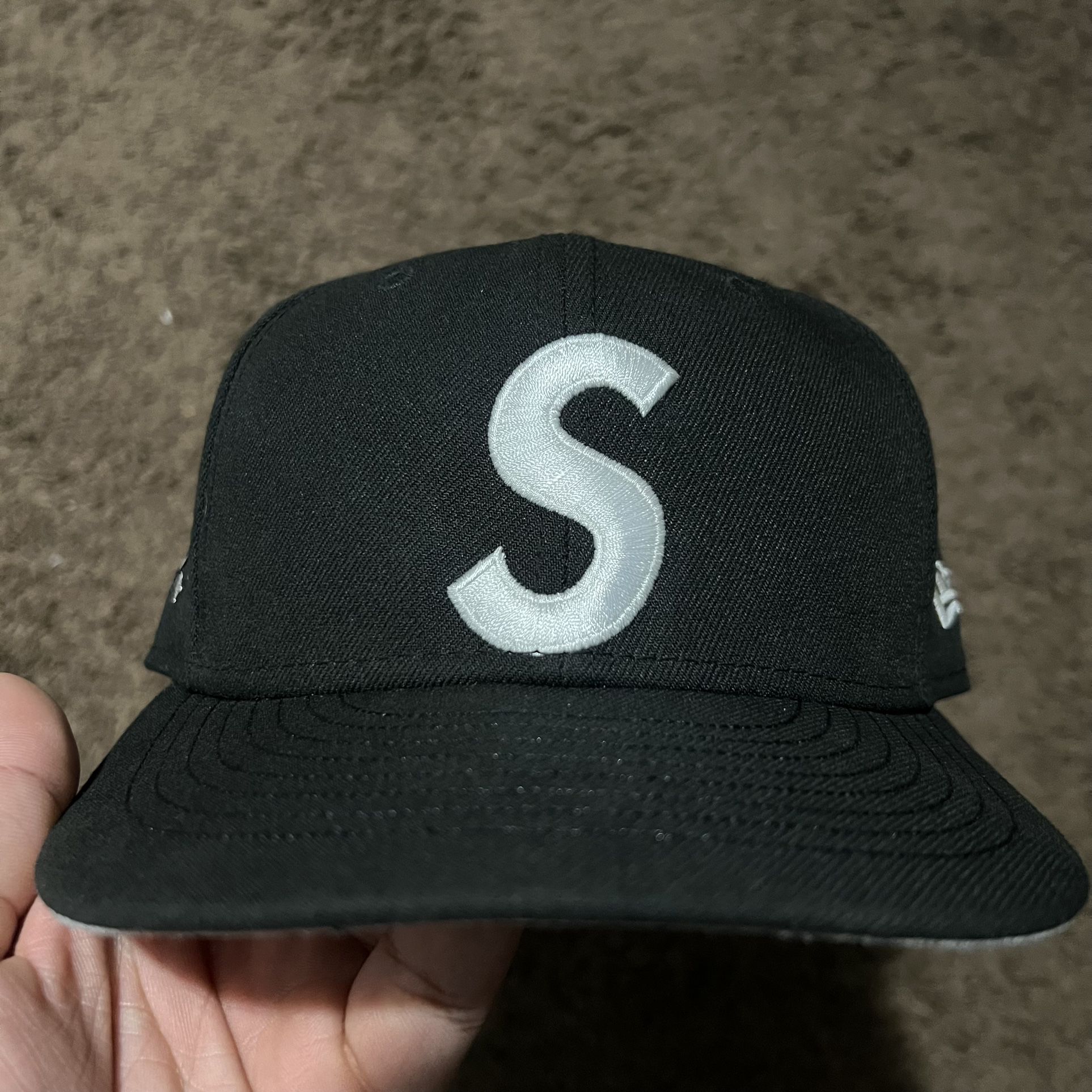 Supreme Characters Fitted Hat 