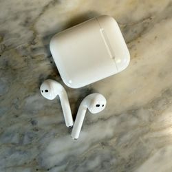 Apple AirPods 1st Gen