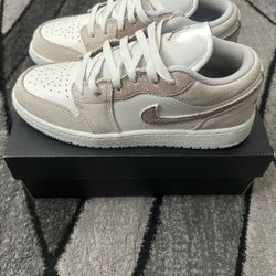 Boys Jordan 1 Low Legend GS