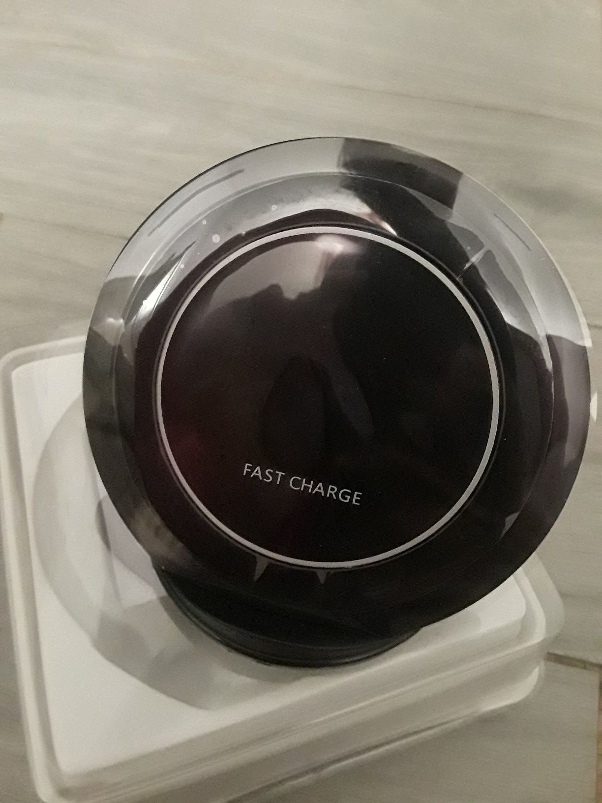 Brand new wireless phone charger for iPhone 8 X or Samsung galaxy s6 s7 s8 s9 or note. Xperia. And any Wireless charging capable phone.