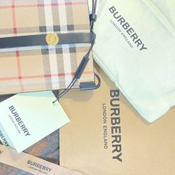 Brand NEW Burberry Purse 