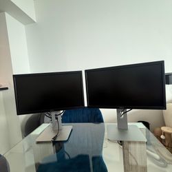 (2) Dell 20” Monitor – Adjustable Stand