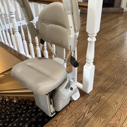 Acorn stair chair