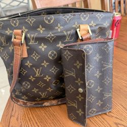 REAL Louis Vuitton Purse & Wallet