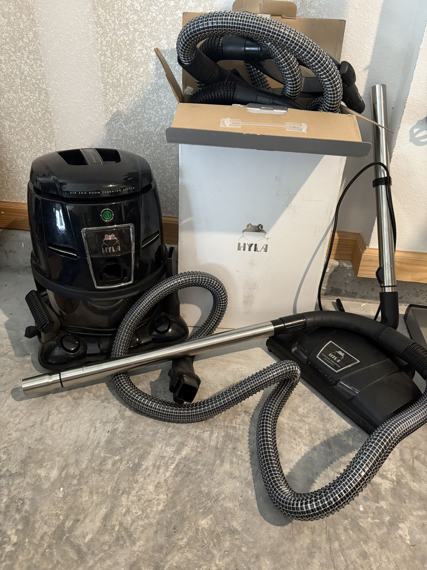 Hyla Carpet cleaner