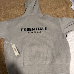 REPLICA Essentials Assorted Sizes 
