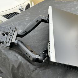 Monitor With BRACKETS 