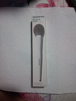 Morphe powder brush