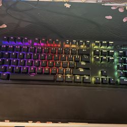 Barely Used Razer BlackWidow V3 Mechanical Gaming Keyboard: Green Mechanical Switches - Tactile & Clicky - Chroma RGB Lighting - Compact Form Factor -