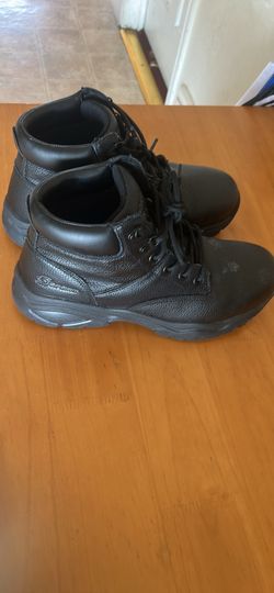 Size 10 1/2 metal boots good condition