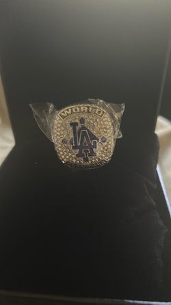 LA Dodgers World Champions Replica Ring